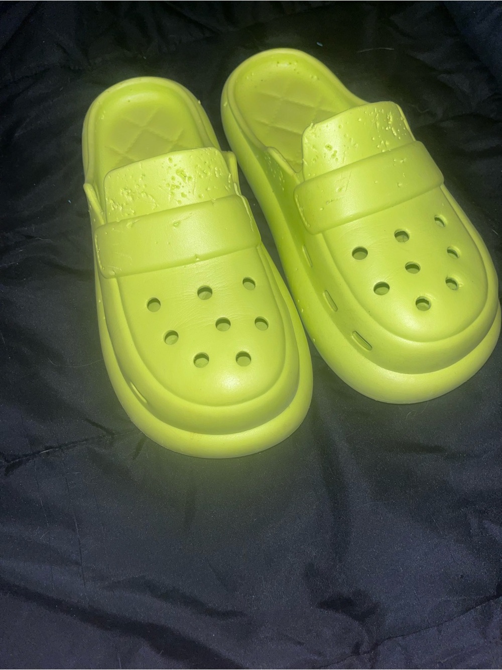 Funky Lime Green Lightweight Foam Clog Slip-On Shoes women’s 8 with defects